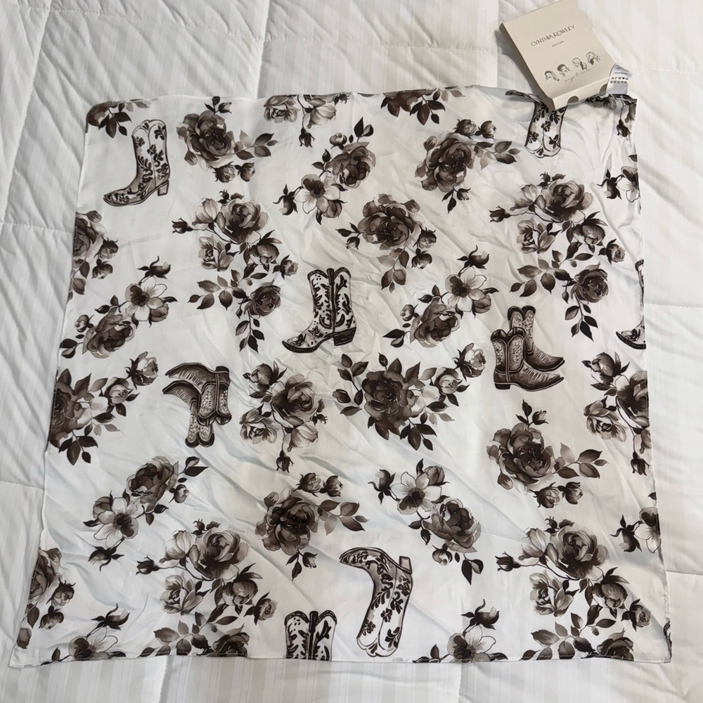 Cynthia Rowley scarf 4 ways to wear. New.